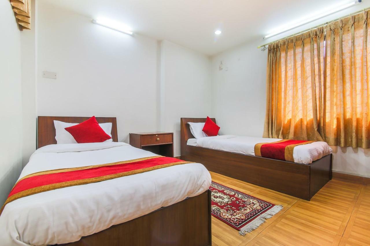 Oyo 358 Hotel Rose Star Катманду Екстериор снимка